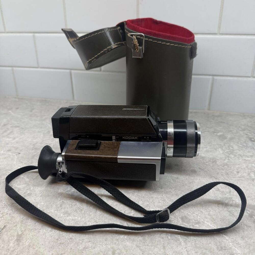 Vintage Kodak XL55 Super 8 Film Home Video Movie Camera, case. Untested